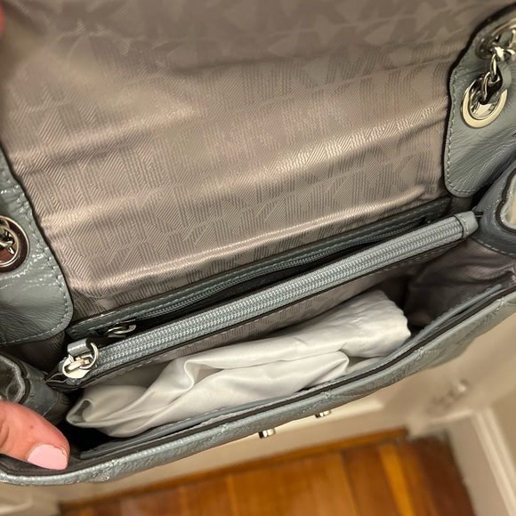 Michael Kors patent leather quilted purse - Picture 5 of 8